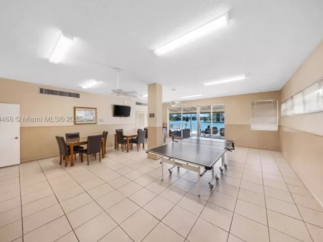 2-bedroom condo for sale in Hallandale Beach - 3161 S Ocean Dr 1510 - MondialRealty