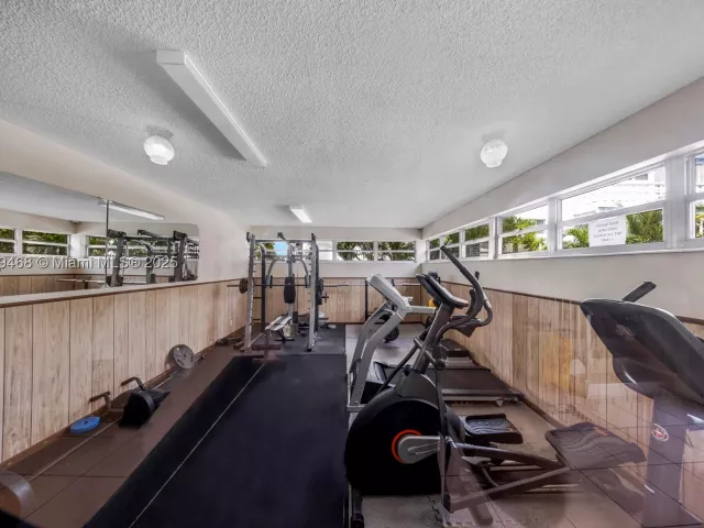 2-bedroom condo for sale in Hallandale Beach - 3161 S Ocean Dr 1510 - MondialRealty