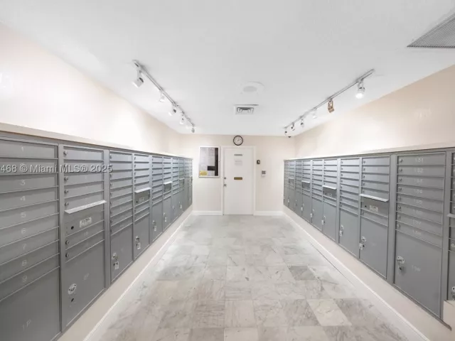 2-bedroom condo for sale in Hallandale Beach - 3161 S Ocean Dr 1510 - MondialRealty