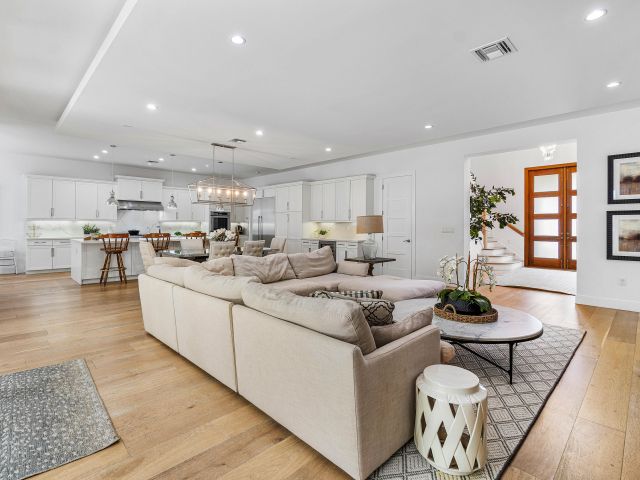 Home for sale at 200 NE 6th Court - photo 6216492