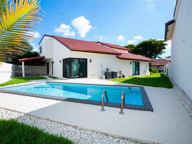 Home for sale at 10433 SW 118th Ct - photo 6237579