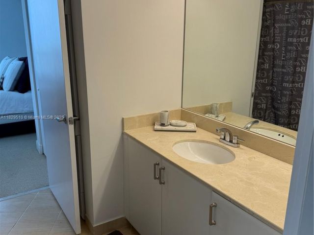 Apartment for sale  Unit #5114 - photo 6222777