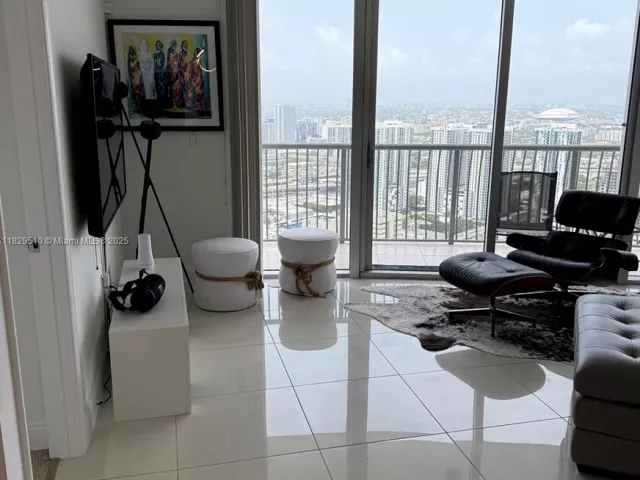 Apartment for sale  Unit #5114 - photo 6222789