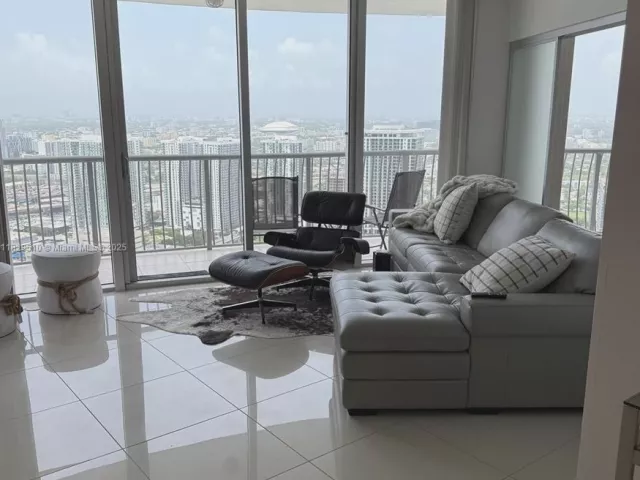 Apartment for sale  Unit #5114 - photo 6222791