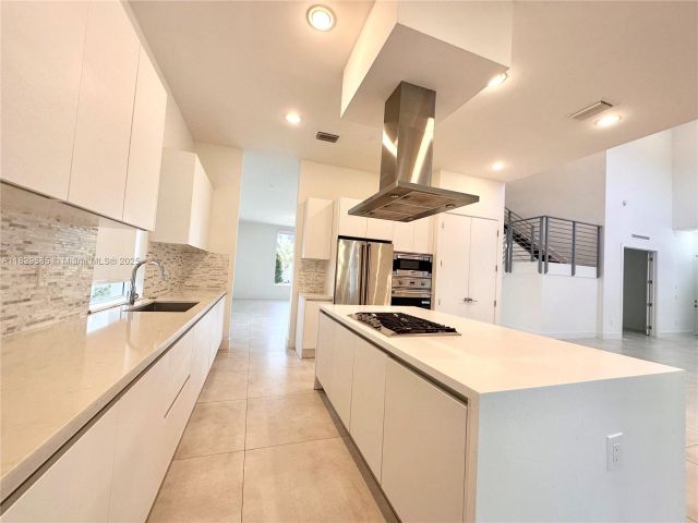 Home for rent at 10258 NW 74th Ter 0 - photo 6210249