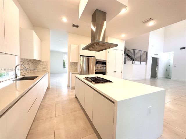 Home for rent at 10258 NW 74th Ter 0 - photo 6210252