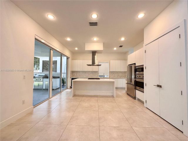 Home for rent at 10258 NW 74th Ter 0 - photo 6210253