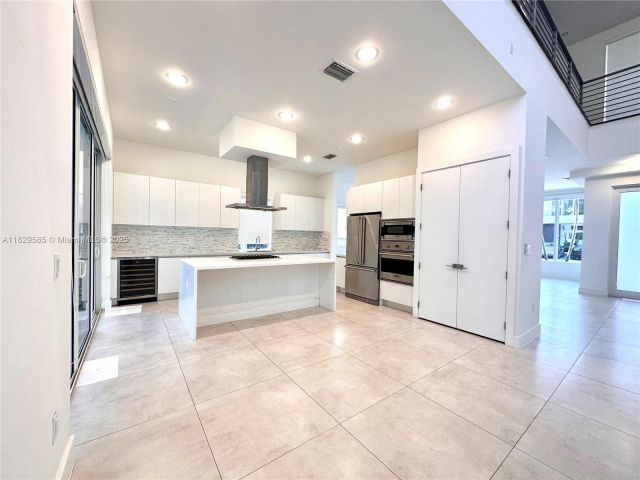 Home for rent at 10258 NW 74th Ter 0 - photo 6210256