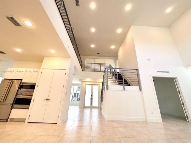 Home for rent at 10258 NW 74th Ter 0 - photo 6210257