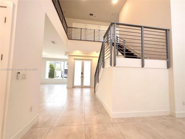 Home for rent at 10258 NW 74th Ter 0 - photo 6210260