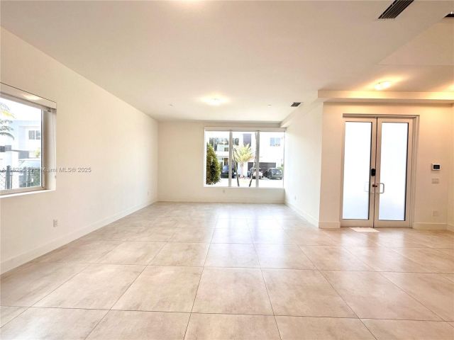 Home for rent at 10258 NW 74th Ter 0 - photo 6210265