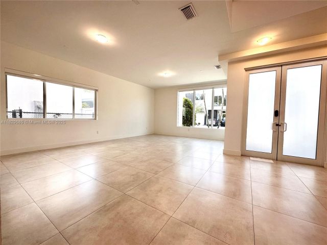 Home for rent at 10258 NW 74th Ter 0 - photo 6210266