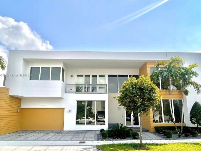 Home for rent at 10258 NW 74th Ter 0 - photo 6210268