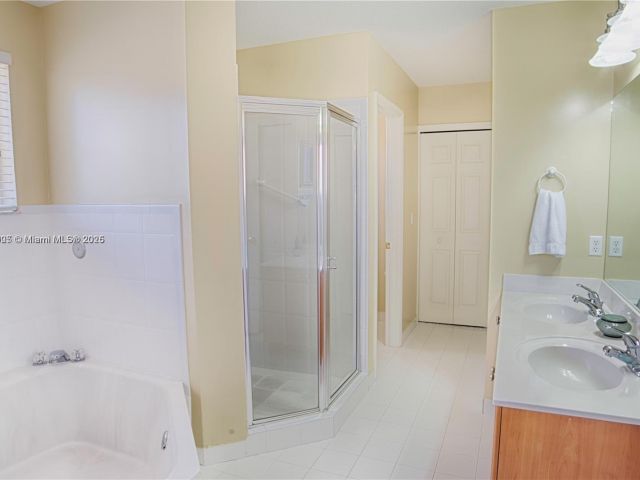 Home for sale at 14432 SW 38th Ln - photo 6210094