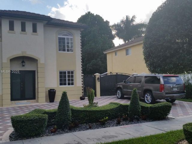 Home for sale at 14432 SW 38th Ln - photo 6210105