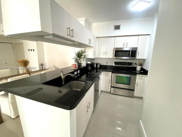 Apartment for sale  Unit #1610 - photo 6210775