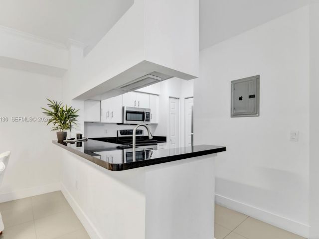 Apartment for sale  Unit #1610 - photo 6899692