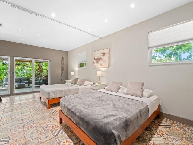 Home for sale at 14400 NE 4th Ave - photo 6284057