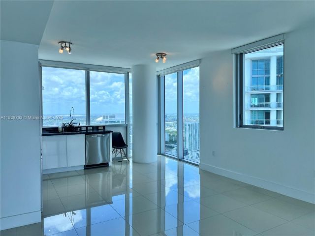 Apartment for rent  Unit #4410 - photo 6211121