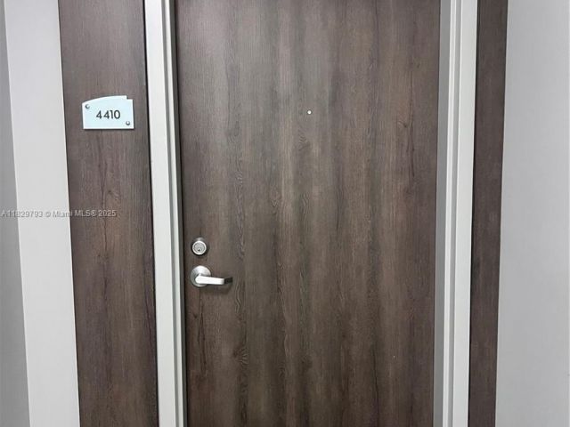 Apartment for rent  Unit #4410 - photo 6211123