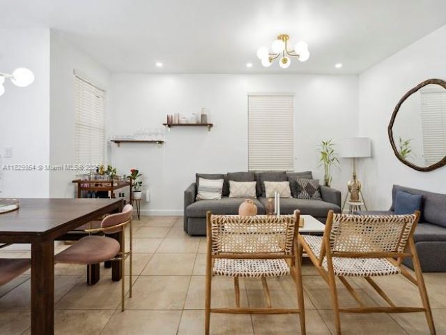 Home for rent at 7042 NW 103rd Path - photo 6211231