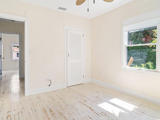 Home for sale at 813 Avon Road - photo 6213215