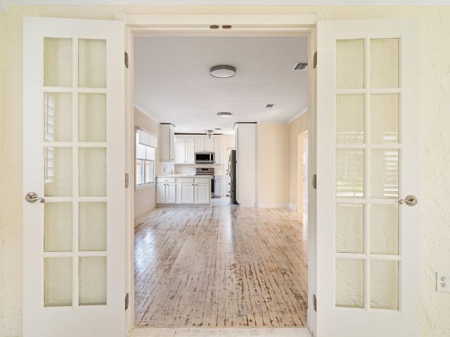 Home for sale at 813 Avon Road - photo 6213230