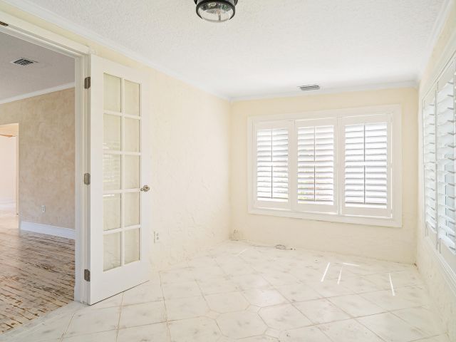 Home for sale at 813 Avon Road - photo 6213231