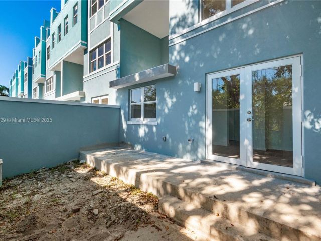 Home for sale at 854 SE 12 ct 8 - photo 6211422