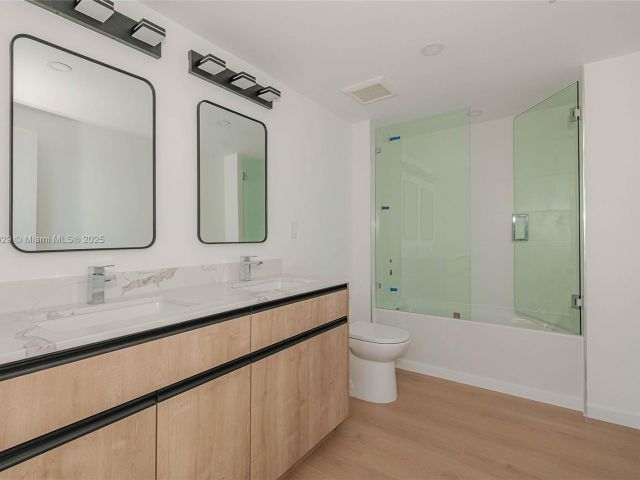 Home for sale at 854 SE 12 ct 8 - photo 6211430