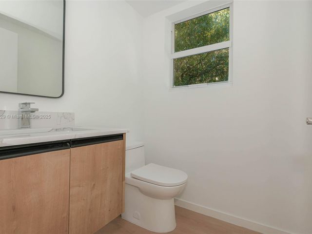 Home for sale at 854 SE 12 ct 8 - photo 6211431