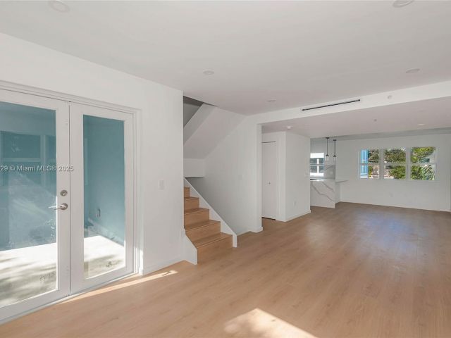 Home for sale at 854 SE 12 ct 8 - photo 6211433