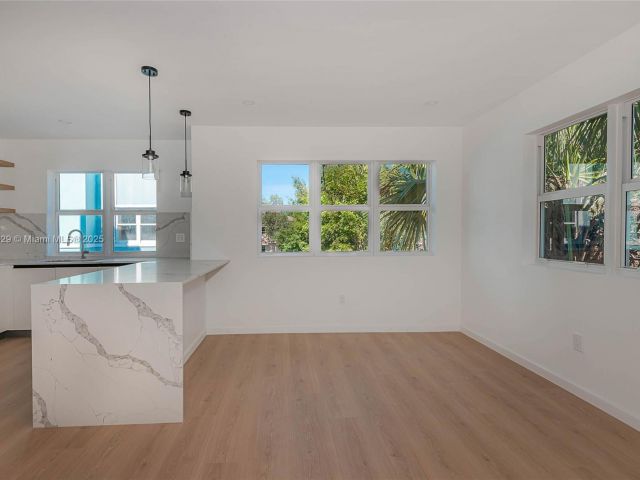 Home for sale at 854 SE 12 ct 8 - photo 6211436