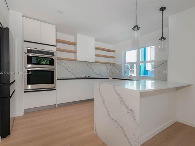 Home for sale at 854 SE 12 ct 8 - photo 6211439