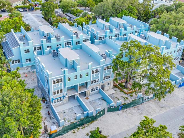 Home for sale at 854 SE 12 ct 8 - photo 6211441