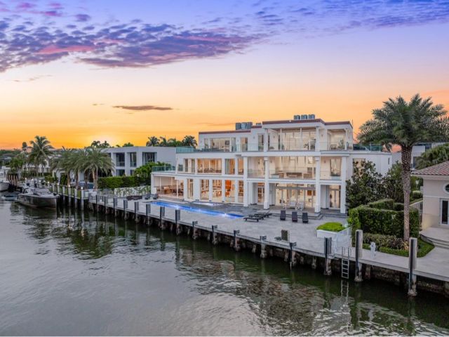 Home for sale at 4 Pelican Dr - photo 6233970