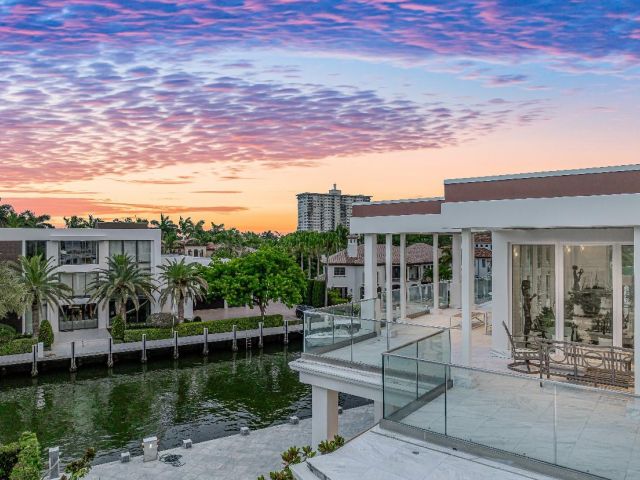 Home for sale at 4 Pelican Dr - photo 6233973