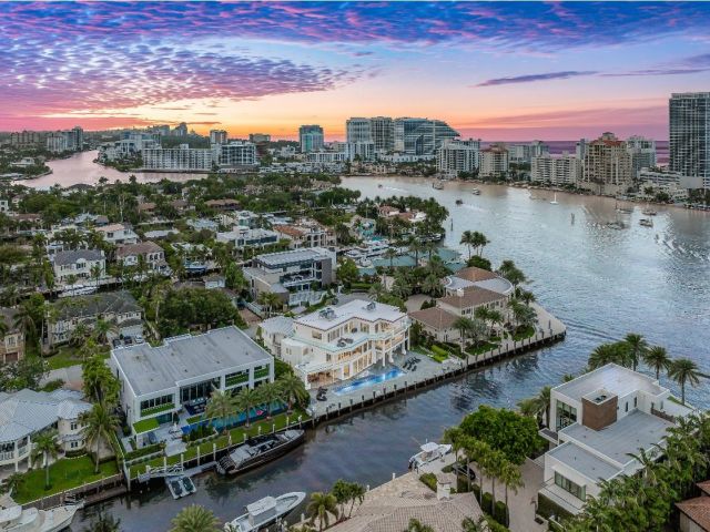 Home for sale at 4 Pelican Dr - photo 6233974