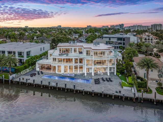 Home for sale at 4 Pelican Dr - photo 6233975