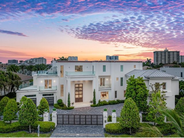 Home for sale at 4 Pelican Dr - photo 6233985