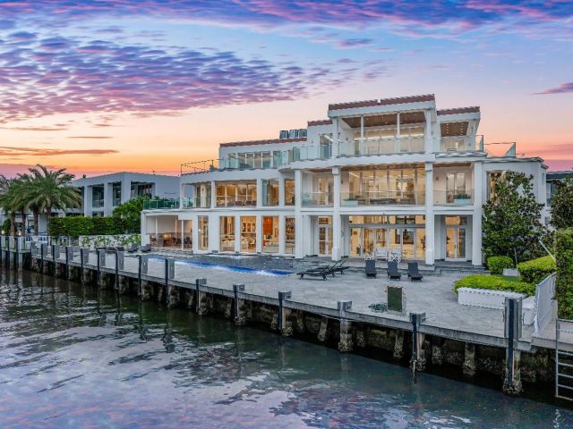 Home for sale at 4 Pelican Dr - photo 6233986