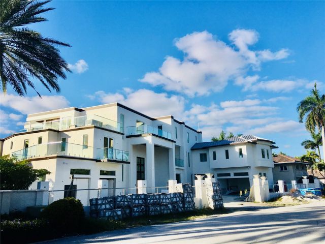 Home for sale at 4 Pelican Dr - photo 6233987