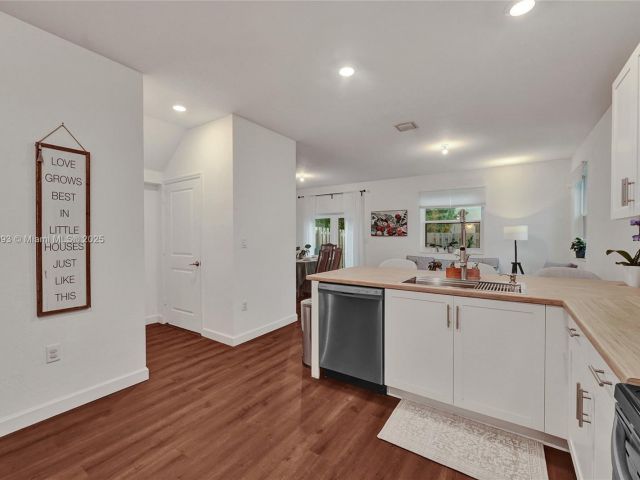 Home for sale at 13371 SW 287th Ter 13371 - photo 6211784