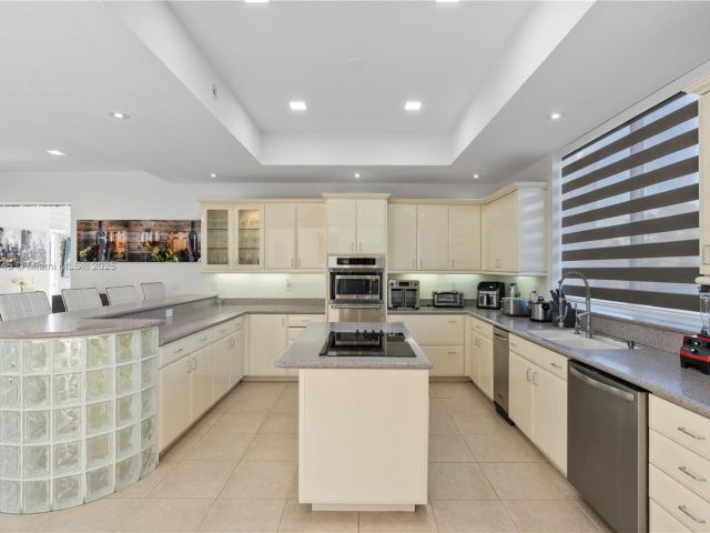 Home for rent at 13815 SW 38th St - photo 6215531