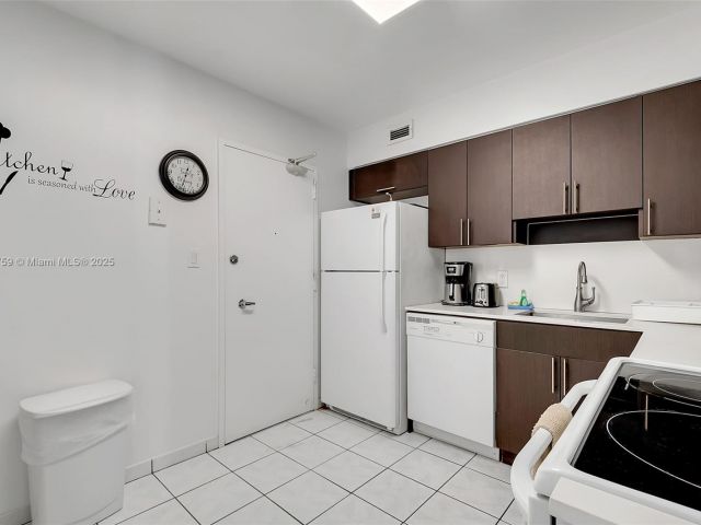Apartment for sale  Unit #729 - photo 6219361