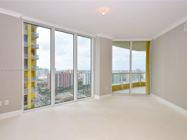 Apartment for rent  Unit #2706 - photo 6218330