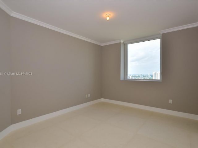 Apartment for rent  Unit #2706 - photo 6218334