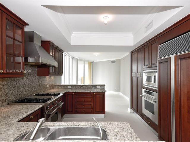 Apartment for rent  Unit #2706 - photo 6218340