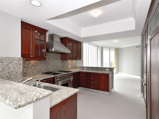 Apartment for rent  Unit #2706 - photo 6218341