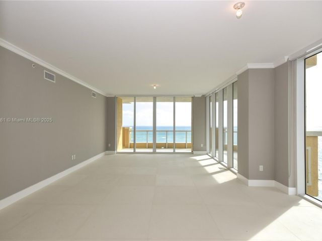 Apartment for rent  Unit #2706 - photo 6218346